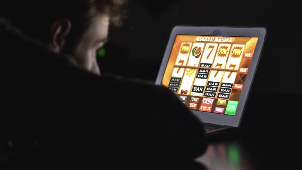 Lightning Baccarat live dealer table with multiplier display on kembarbola alternatif